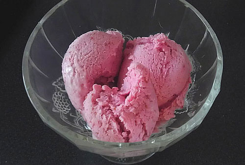 Malinová zmrzlina
