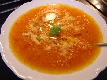 Polévka z rajčat a mrkve